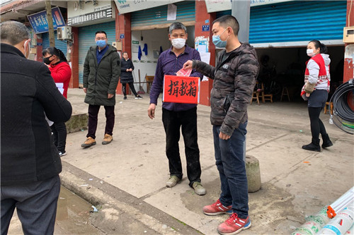 八耳镇：兴隆社区踊跃捐款战“疫魔”