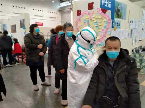 方舱里，仁寿医护人员变身“老师”