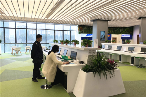 服务不断档  彭山区审批事项“电话+网络”预约办