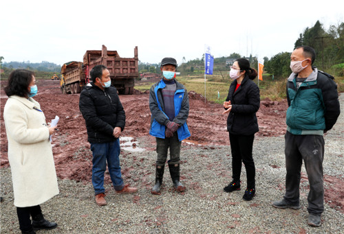 石笋镇：走基层解难题  抓复工兴产业