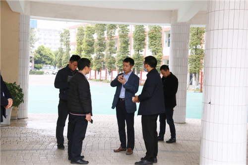 彭山区委副书记杨翔宇检查彭山二中开学准备工作