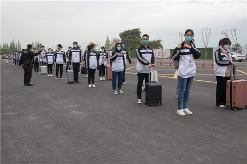 模拟学生到校1.jpg