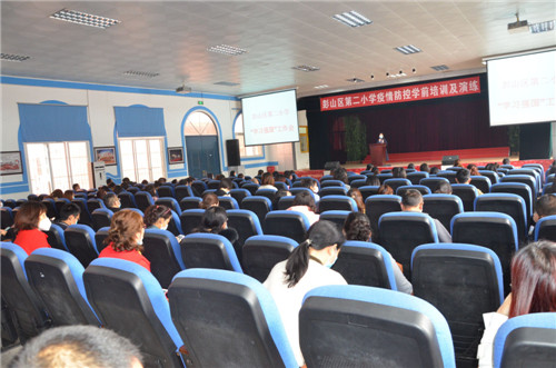教师演播大厅参加演练动员、培训会.jpg