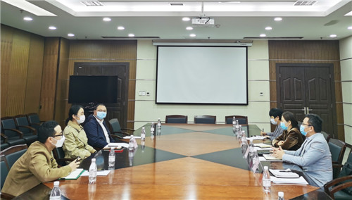 何君一行与重庆两江新区科创局局长李洁座谈.jpg 何君一行与重庆两江新区科创局局长李洁座谈.jpg