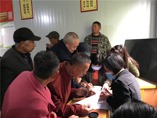 青神：物化补助暖民心 柑橘生产提信心