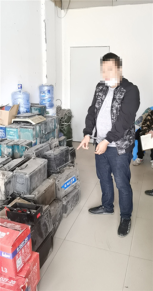 广安区：两“兄弟”偷盗被抓