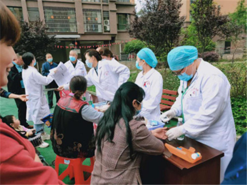 眉山天府新区：健康服务进家门