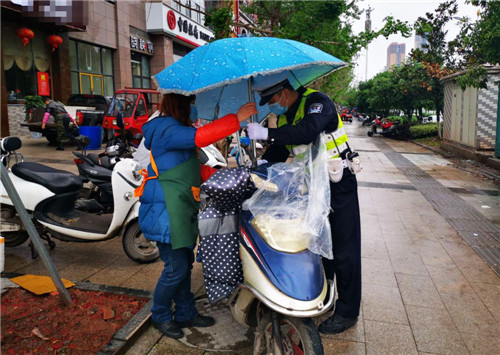 广安交警一大队整治“三车”乱象