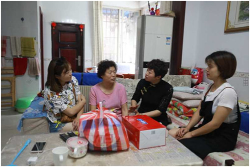 青神县妇联开展走访慰问母亲行动