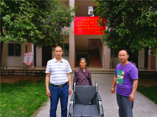 青神县：关爱退役军人  
