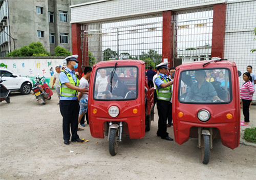 龙孔镇：规范“三车”通行秩序