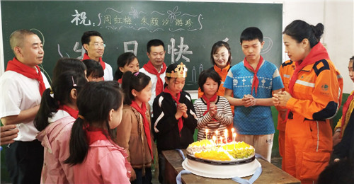 庆祝生日.jpg