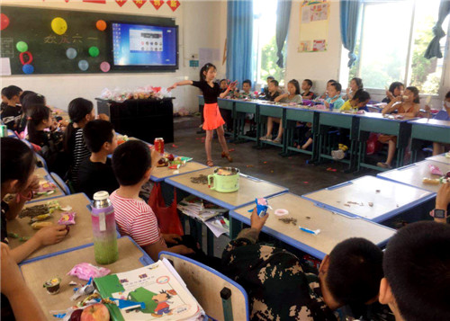 武胜县叶家庵小学举办“六一”庆祝活动