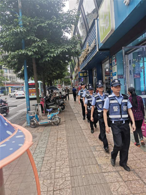 仁寿县：公安局巡警大队强化街面防控 