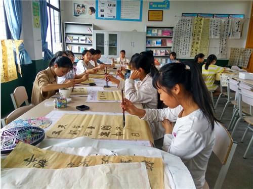 观塘初中开展关爱留守儿童主题活动
