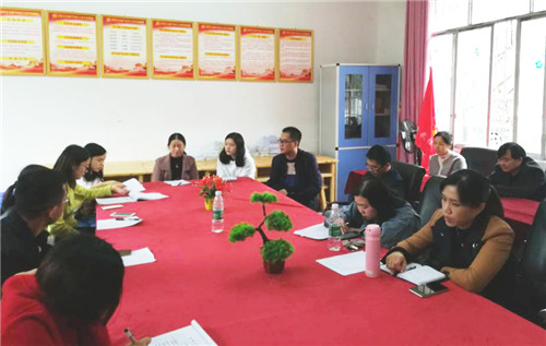 武胜县：赵绪昌名师工作室举行“送教下乡--龙庭初中行”活动