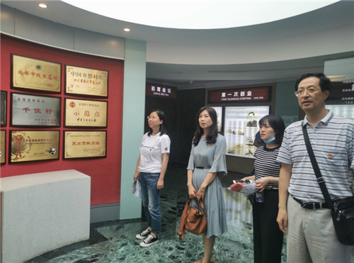 青白江区科协开展“与组织共成长·我给组织提意见”主题党日活动
