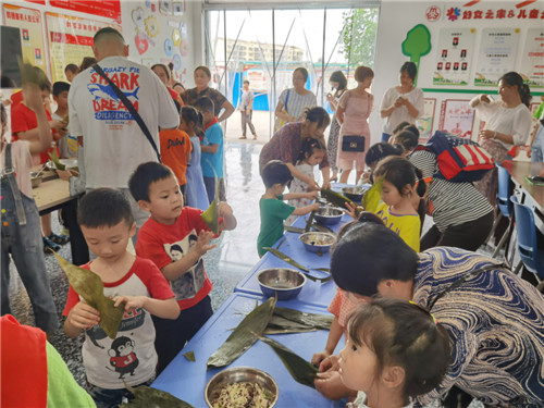 开展“关爱留守儿童 共度端午佳节”活动