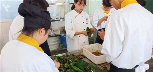 彭山职高：加强传统文化教育