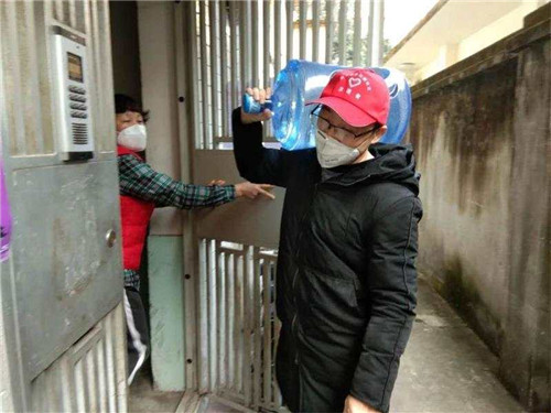 洪雅县：开展别样庆“七一活动