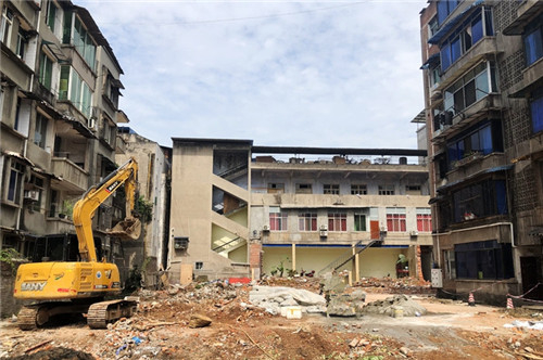正在改建的老旧小区.jpg