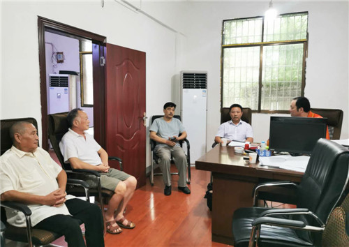 武胜县老体协召开会议研究部署下半年工作