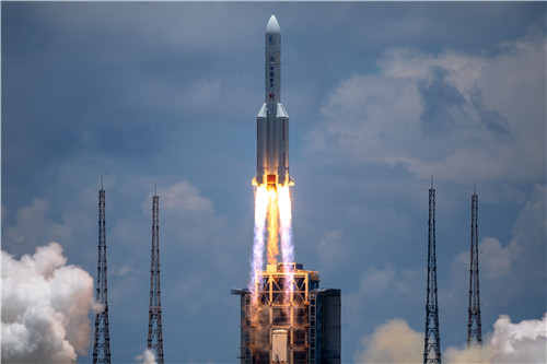 “天问一号”火星探测器成功发射2   史悦 摄.jpg