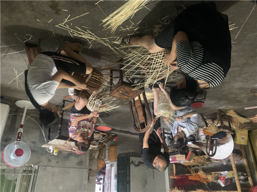 青神县：退役军人王志成用竹子“编织”倔强人生