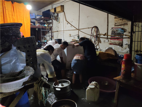 青神县：社区干部筑牢防汛堡垒