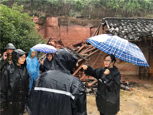 青神县：统战队伍防汛救灾保稳定