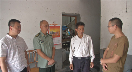 青神县：青竹街道帮助受灾群众恢复生产生活