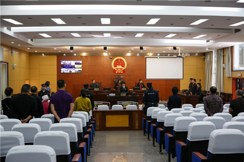 扫黑案件庭审现场照片.jpg 扫黑案件庭审现场照片.jpg