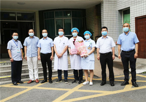 武胜县人民医院开展医师节慰问活动