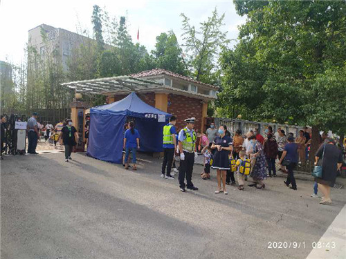 青神县：交管大队全力做好新学期道路交通安全保卫工作