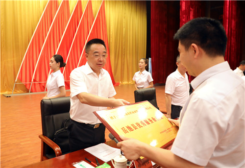 为优秀企业授奖_副本.jpg