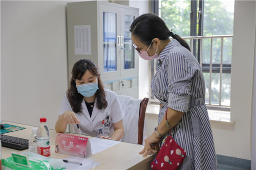 “她·呵护”大型公益活动在蓉启动