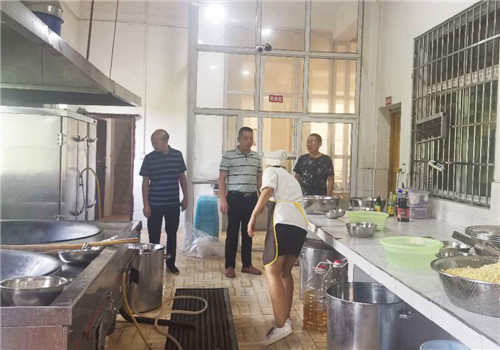秦溪镇：扎实做好学校开学前安全检查工作