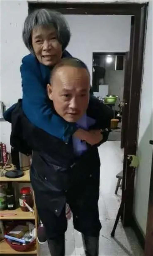 暴雨洪峰中的“先锋卫士”