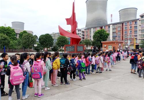 前锋区：代市小学为学生安全保驾护航