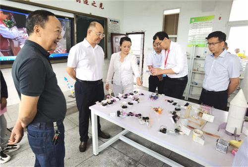 建设科普示范学校   践行科协服务职能