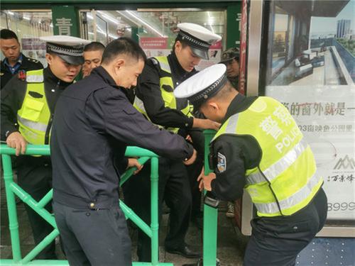 备战“三大会节” 青神多部门联合行动维护市容市貌