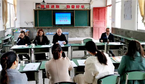 广安区：兴平小学晓钟分部举行“生本课堂”竞教活动