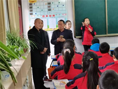 南江县：长赤学区召开学校管理现场会
