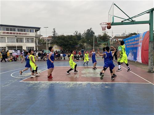 彭山区举行中小学生篮球比赛