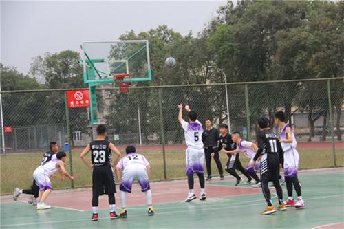 彭山二中男篮蝉联区中学生篮球赛冠军