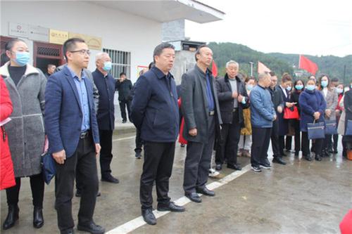 巴中市“爱心妈妈”关爱试点项目工作现场会在南江县召开