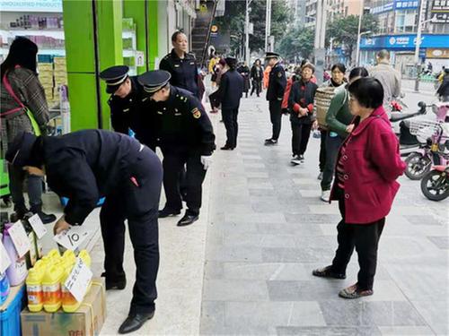 武胜县综合行政执法局加强校园周边秩序管控