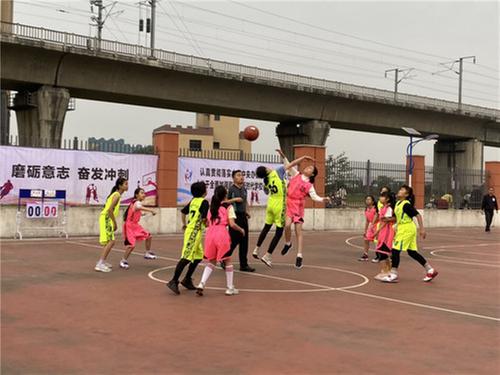 飒！彭山一小女子篮球队勇夺冠军