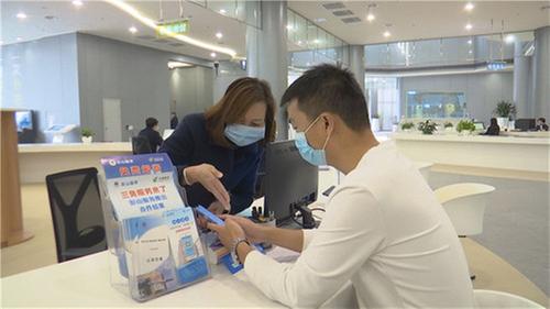 彭山区推行“免邮”服务 实现“上门取”到“送上门”的转变