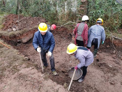 洪雅县：加快民生实事项目建设